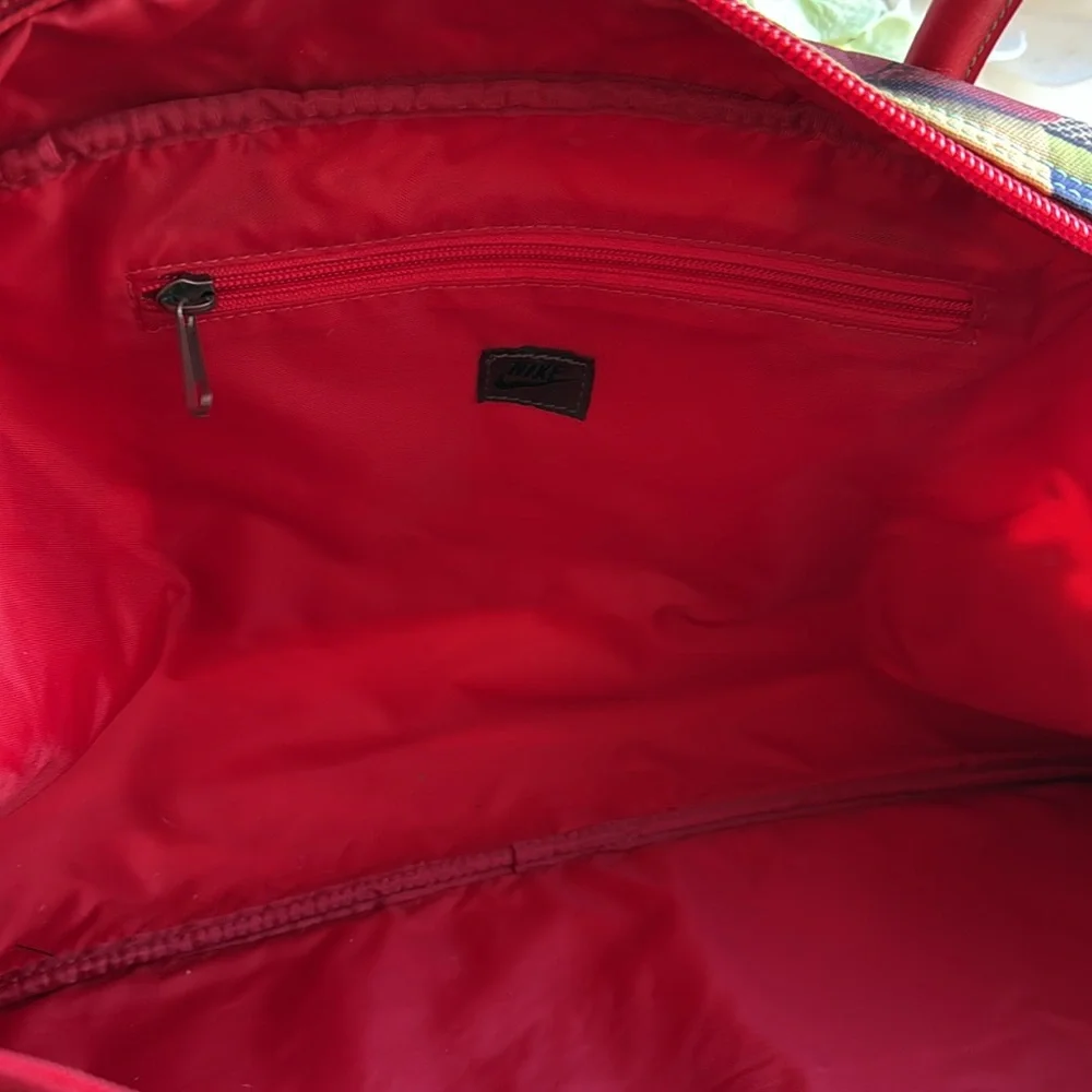 VNWOT! Vintage Nike Sportswear Duffle Bag in Cortez Shoe Print